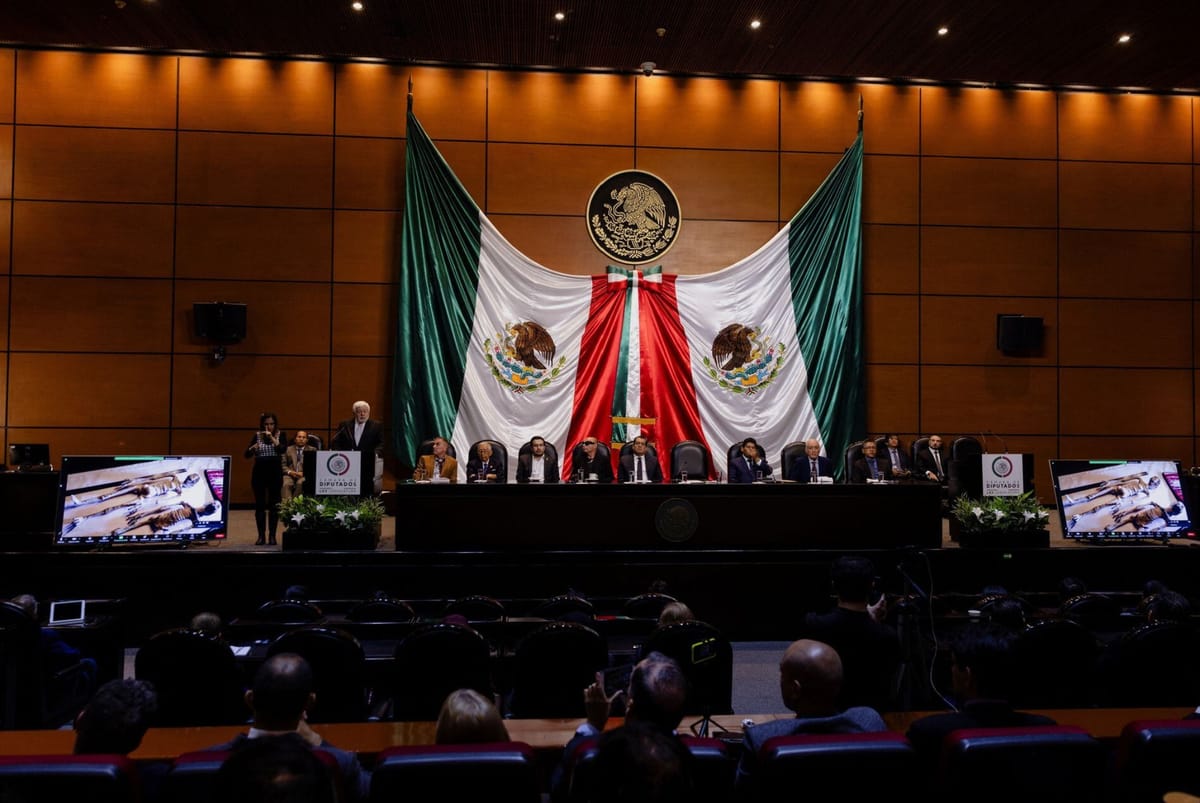 Mexican Congress holds second UFO session featuring Peruvian mummies